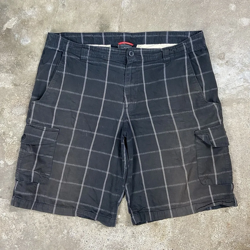 The North Face Cargo Shorts Size 38 Black Plaid Loose Fit Outdoor Hiking Wear